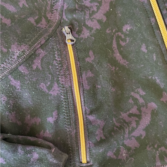 Lululemon Purple and black paisley print jacket - Picture 6 of 8